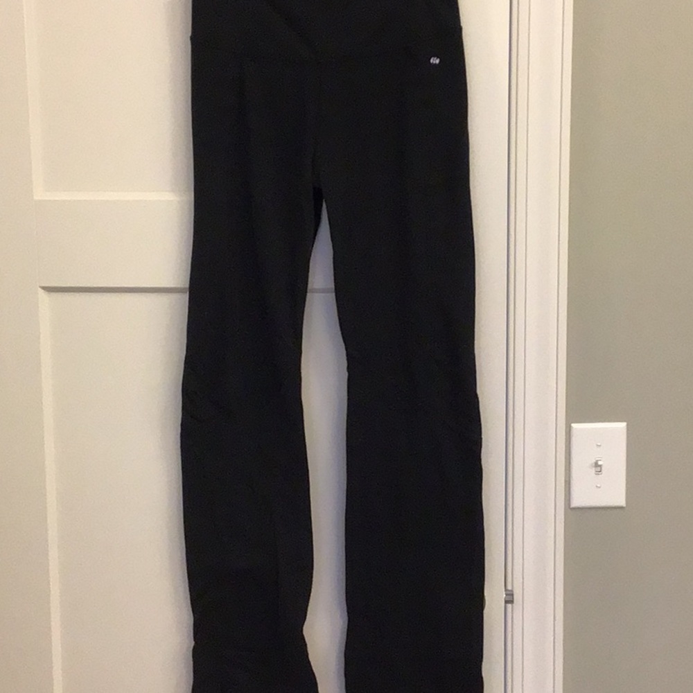 M black Bally yoga pants